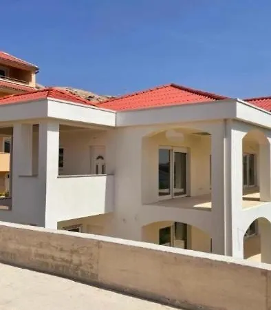 Casa Blanca Villa *